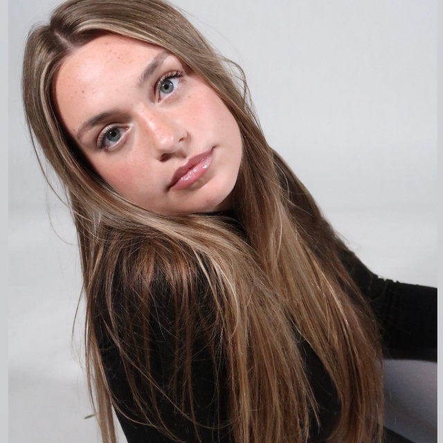 Charis Schultz